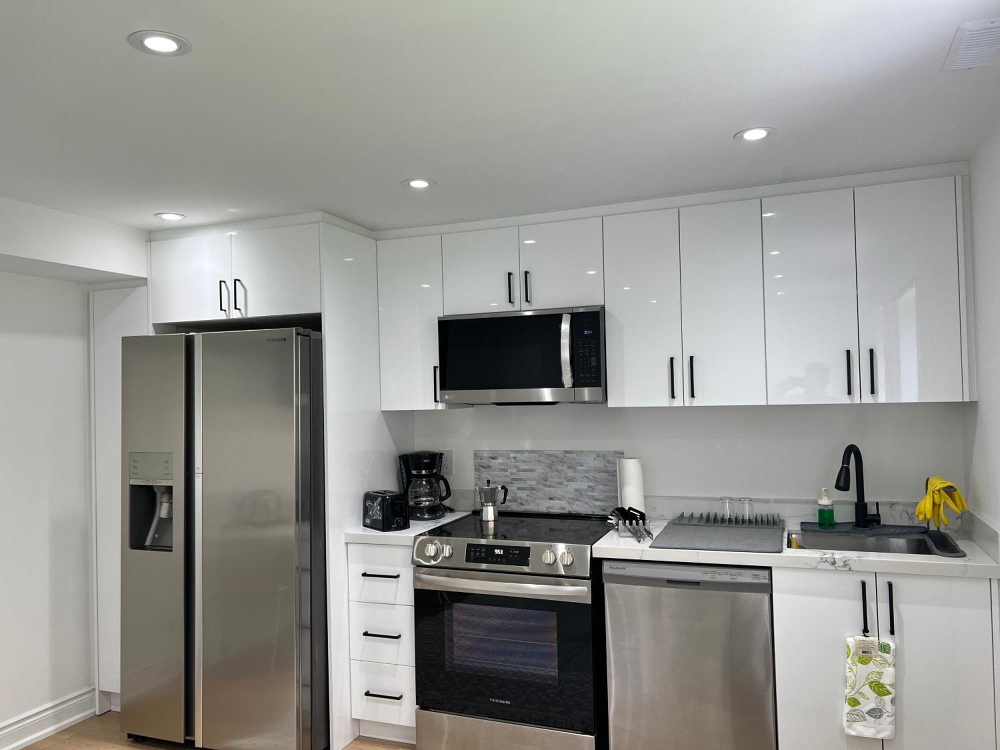 Cozy, Brand-New, 2Bdr,Walkout Apt, Free Parking Richmond Hill Exteriör bild