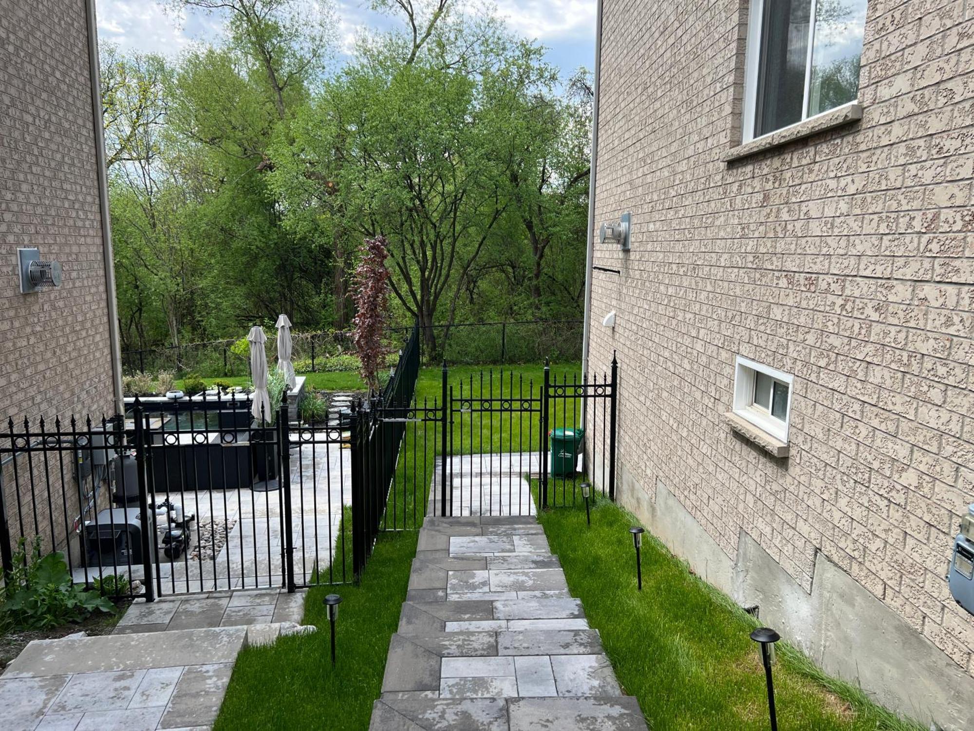 Cozy, Brand-New, 2Bdr,Walkout Apt, Free Parking Richmond Hill Exteriör bild