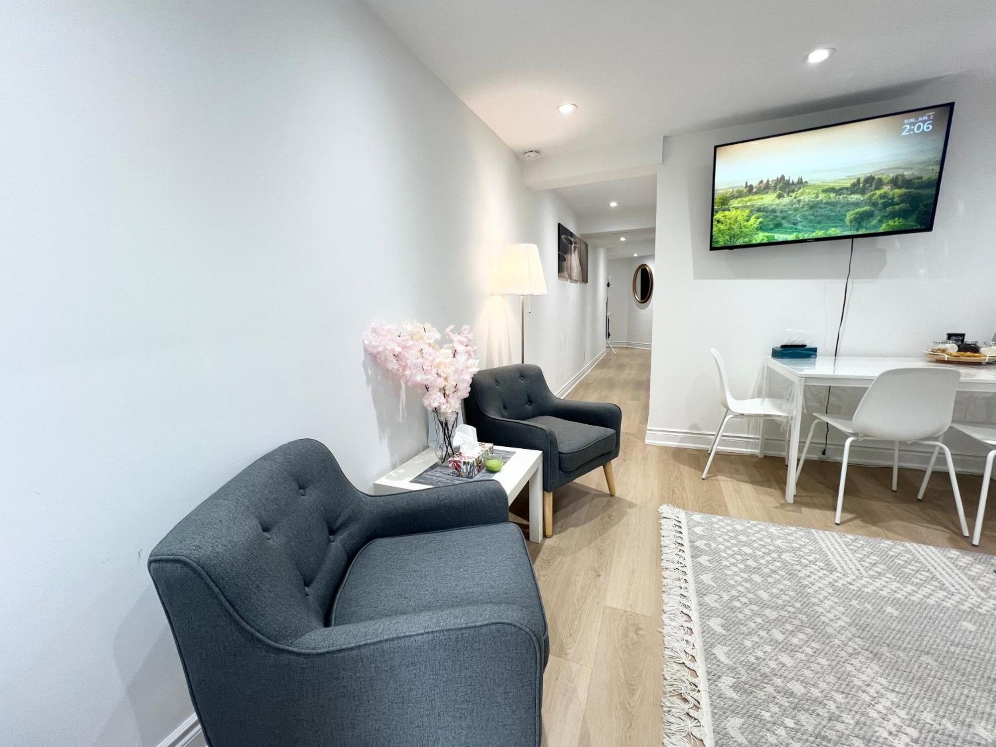 Cozy, Brand-New, 2Bdr,Walkout Apt, Free Parking Richmond Hill Exteriör bild