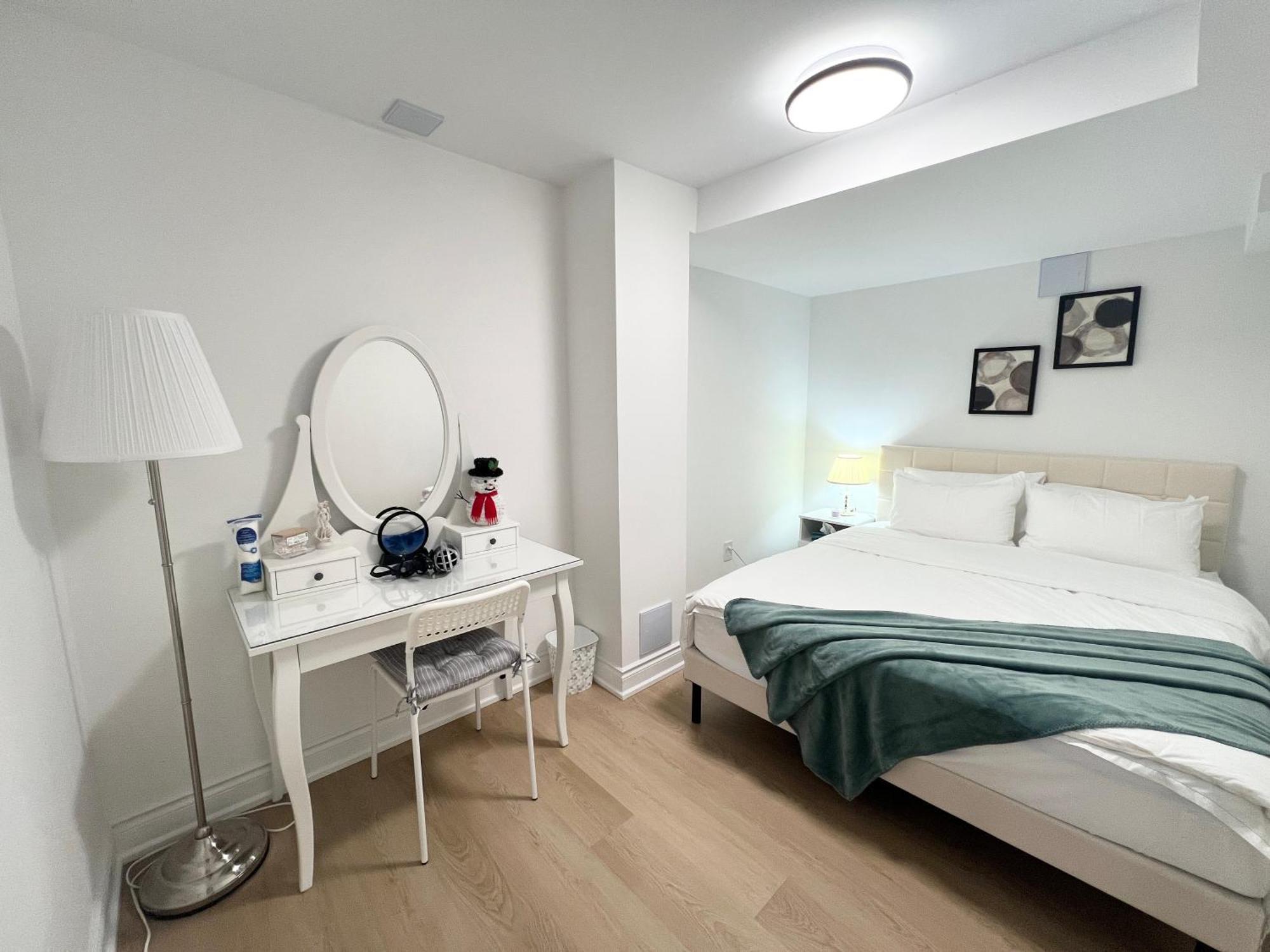 Cozy, Brand-New, 2Bdr,Walkout Apt, Free Parking Richmond Hill Exteriör bild