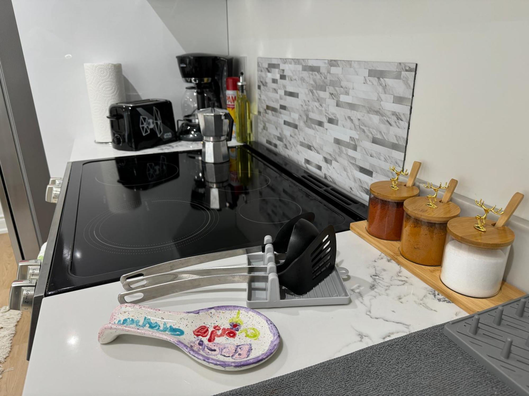 Cozy, Brand-New, 2Bdr,Walkout Apt, Free Parking Richmond Hill Exteriör bild