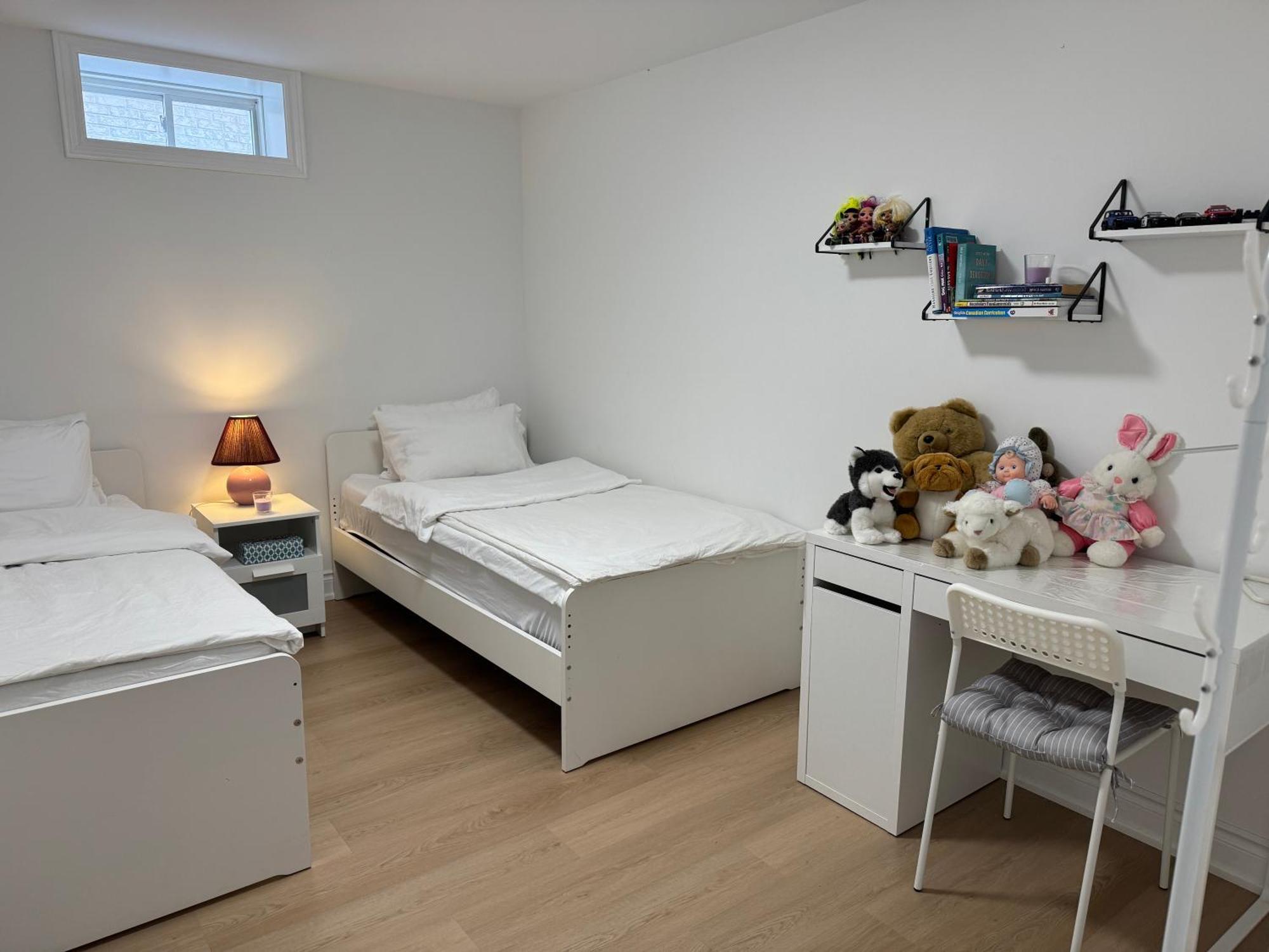 Cozy, Brand-New, 2Bdr,Walkout Apt, Free Parking Richmond Hill Exteriör bild