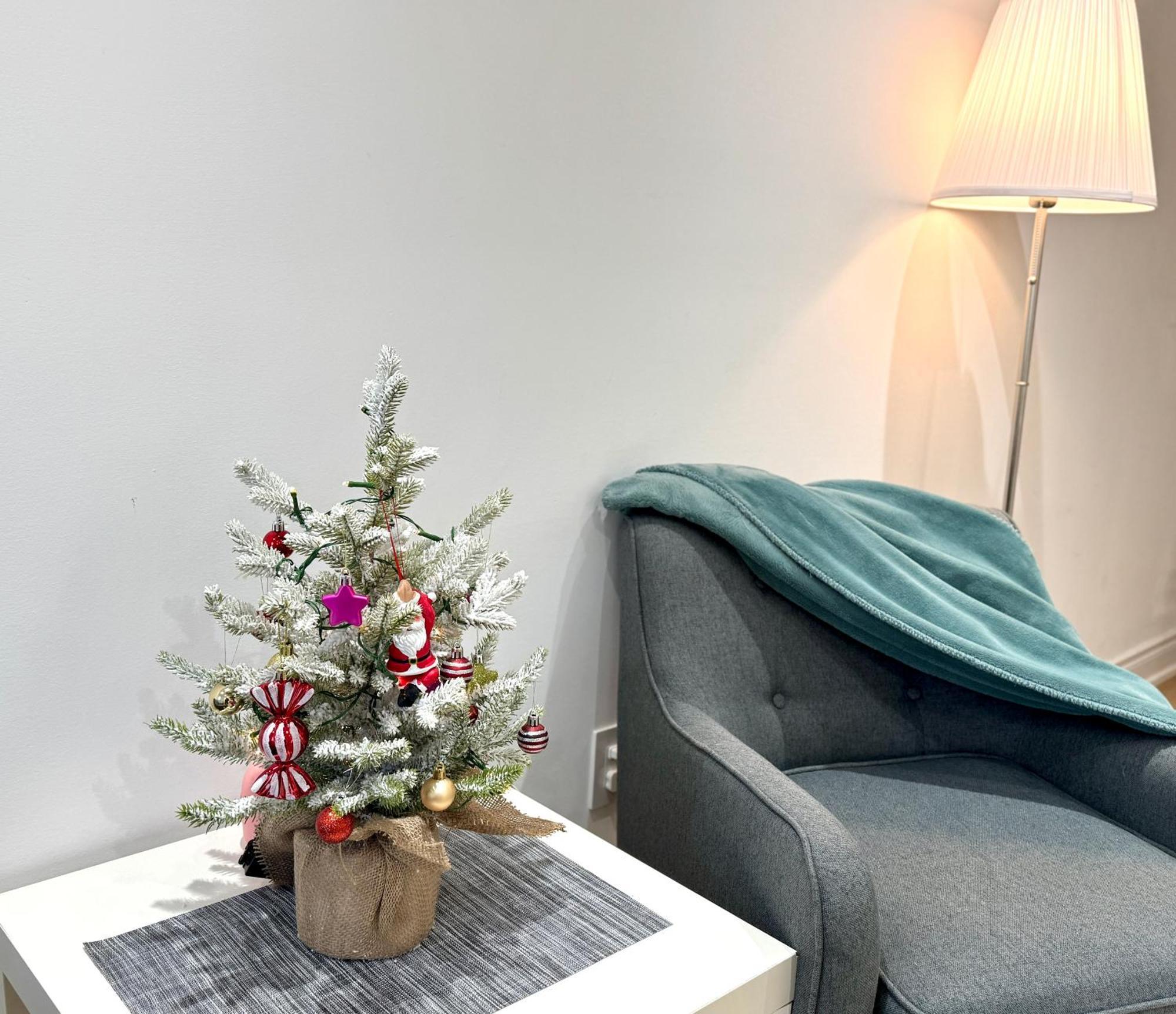 Cozy, Brand-New, 2Bdr,Walkout Apt, Free Parking Richmond Hill Exteriör bild