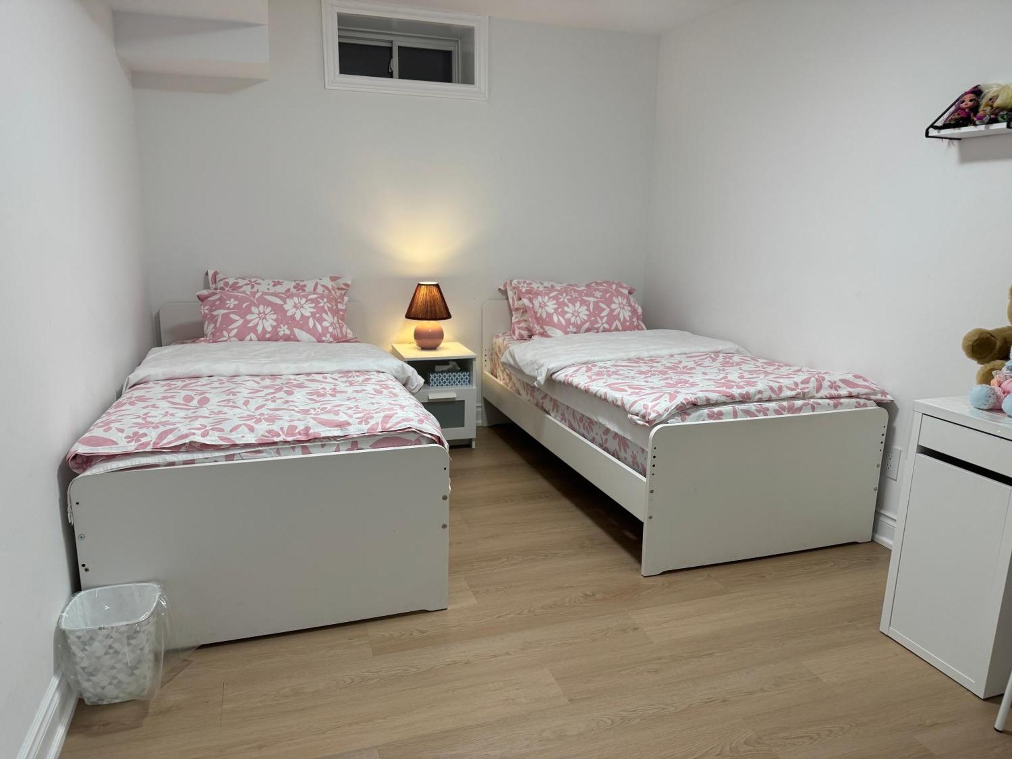 Cozy, Brand-New, 2Bdr,Walkout Apt, Free Parking Richmond Hill Exteriör bild