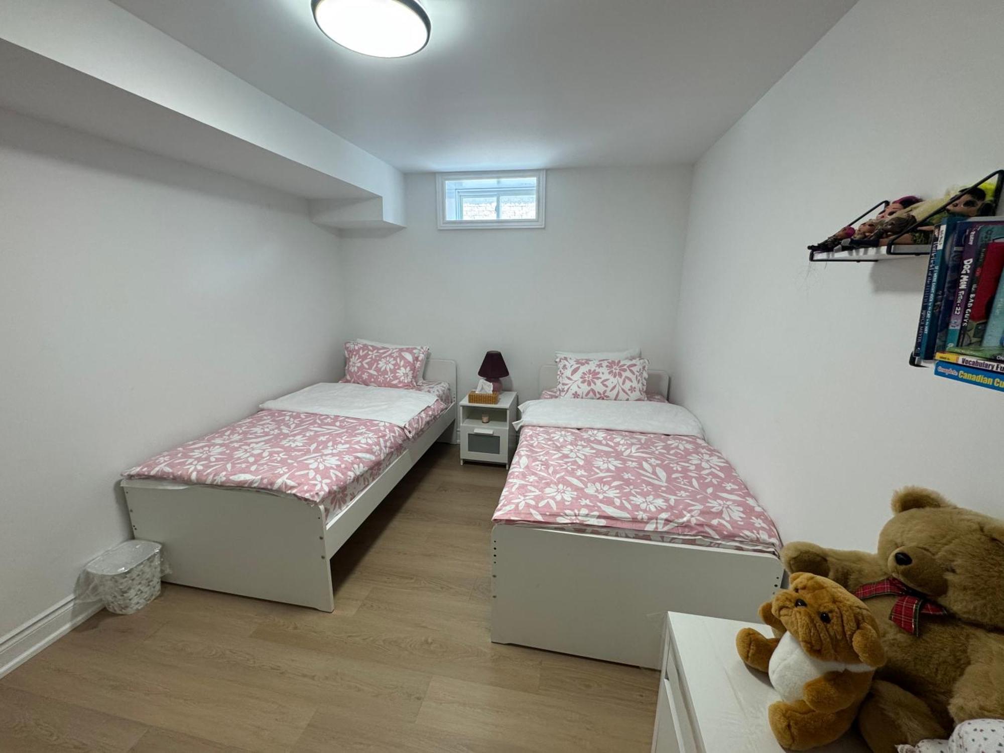 Cozy, Brand-New, 2Bdr,Walkout Apt, Free Parking Richmond Hill Exteriör bild